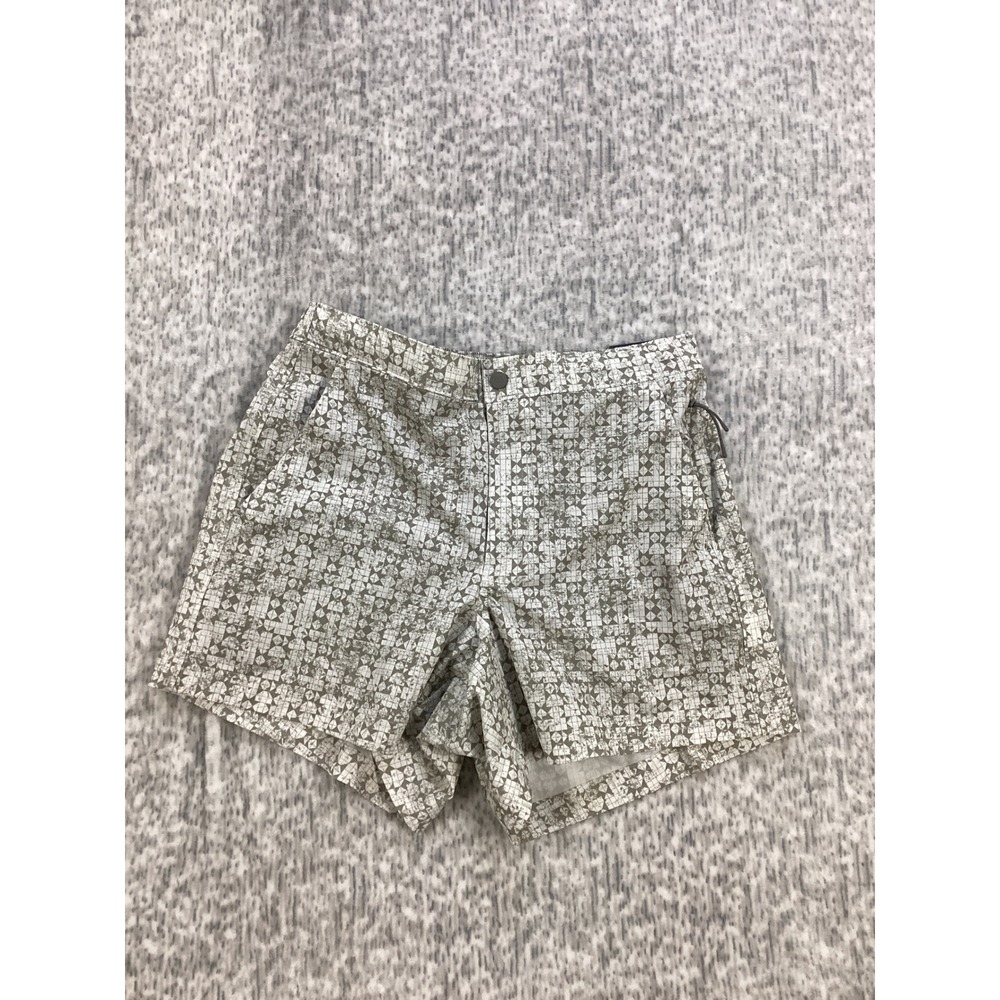 VRST Mens 5" Resort Short White Silver Stamped Geo Print Slim Fit MAX2004645P S‎